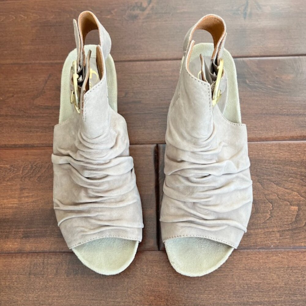 Earthies Bonaire Too Taupe Wedge Sandal